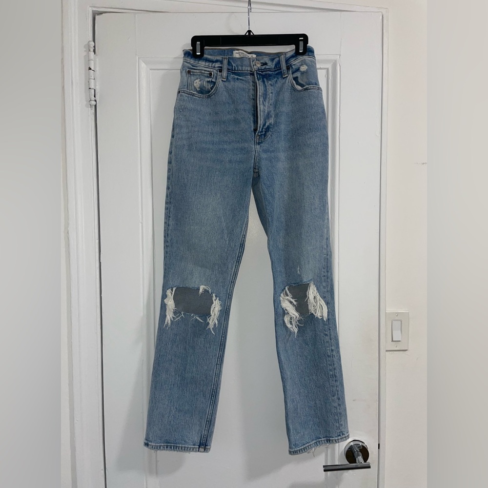 Abercrombie & Fitch - The 90’s Straight Fit Ultra High Rise Jeans
